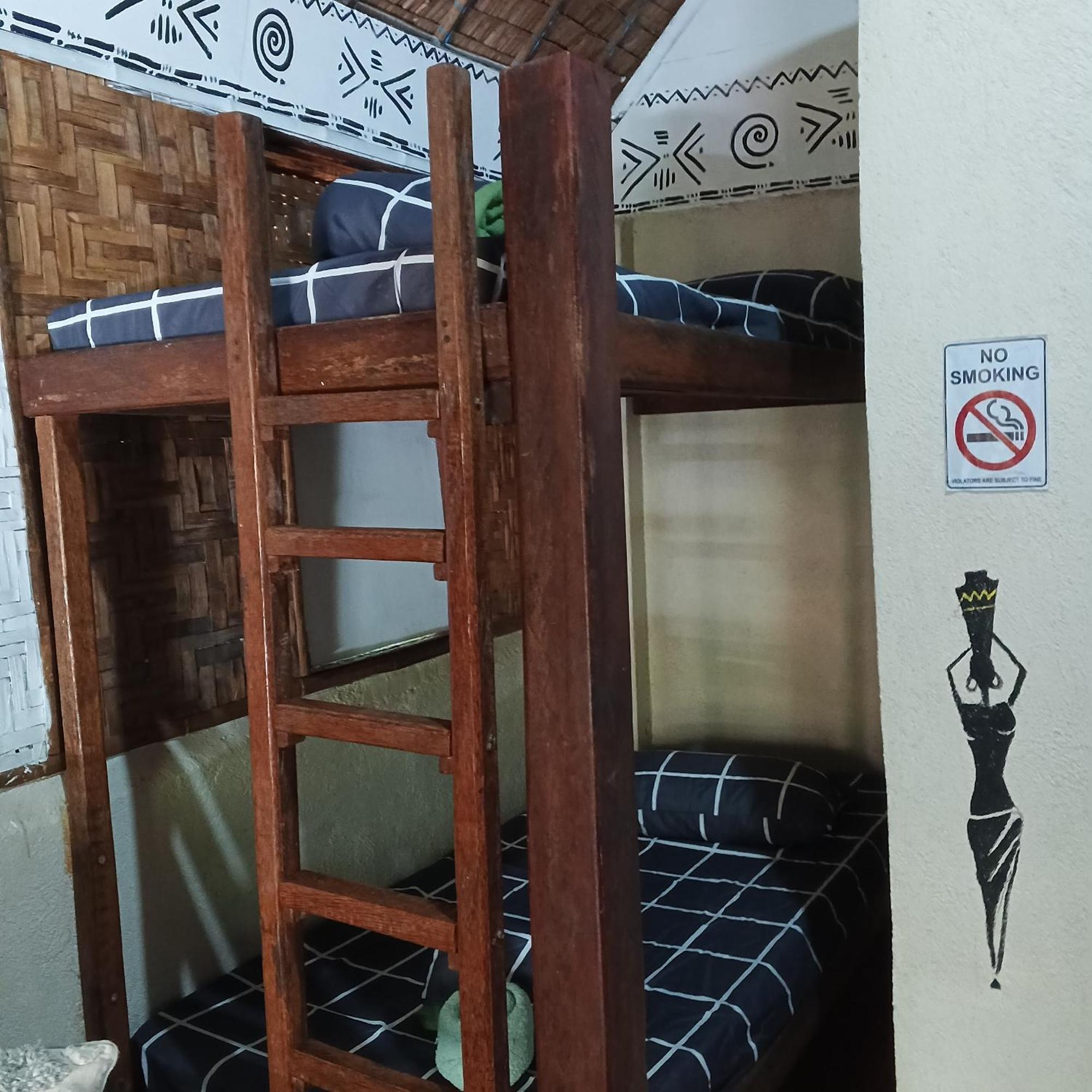 Two Crazy Monkeys Bakhawan Exterior foto
