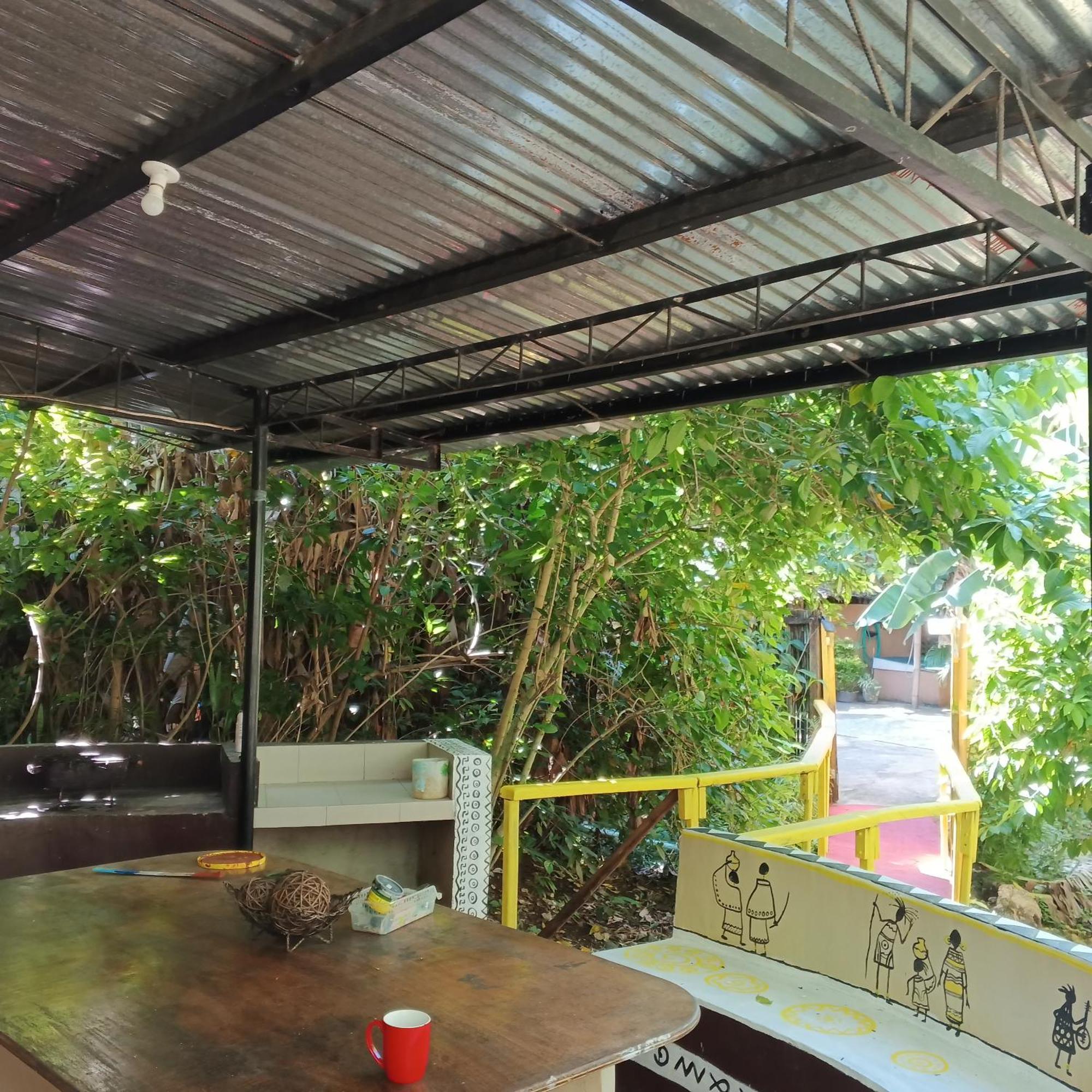 Two Crazy Monkeys Bakhawan Exterior foto